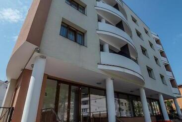 هتل آپارتمان Elis Residence