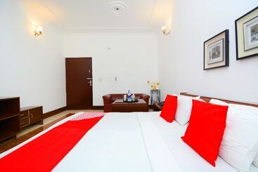 בית מלון כפרי Oyo 37208 Dlm Valley Resorts