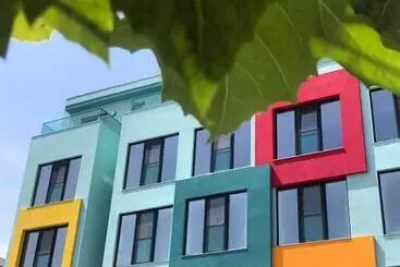 Zip Apartments