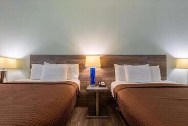 فندق Baymont By Wyndham Creedmoor