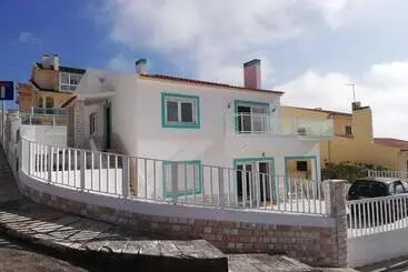 ユースホステル Gundi House
