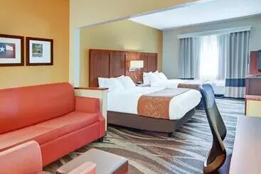 Отель Comfort Suites Longview North