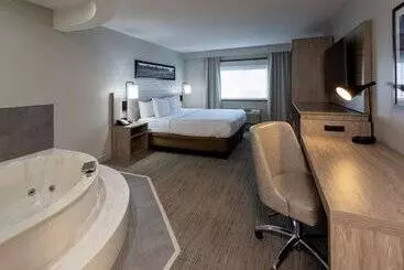 Grandstay Hotel & Suites