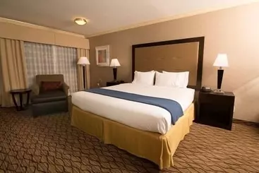 호텔 Holiday Inn Express Port Hueneme, An Ihg