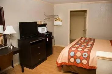 فندق Inn At King City