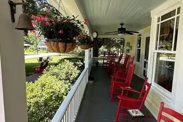 Hotelli Red Rocker Inn