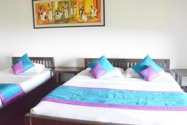 Hotel Sir Johns Bungalow