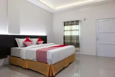 ホテル Oyo 1359 Evergreen Residence