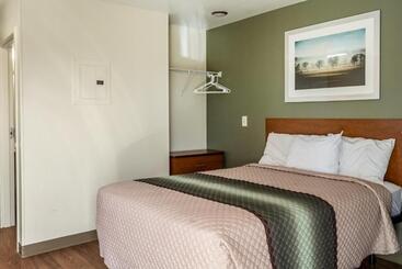 Hotel Hometowne Studios By Red Roof Eugene Springfield