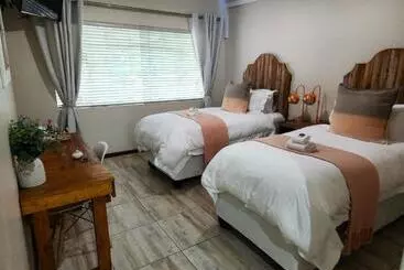 Mijn Kitchen Coffee Shop And B&b