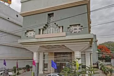 Oyo 8169 Hotel Salem Castle