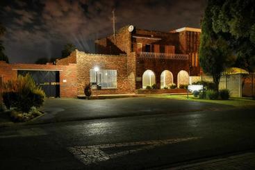 Pension (Hôtel basse catégorie) Mall Guesthouse