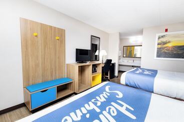 هتل Days Inn By Wyndham Dayton Huber Heights Northeast