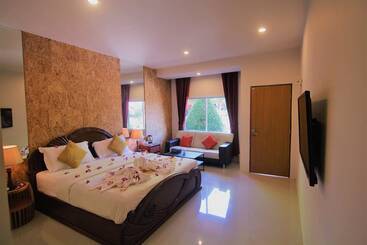 هتل Bangrak Pier Resort