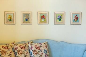 Пансион Phaedra Suites