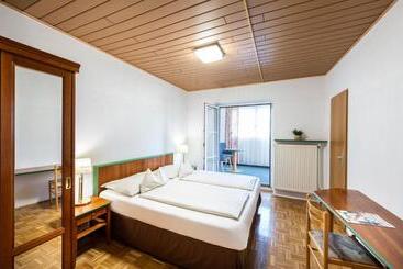 Отель Altneudörflerhof