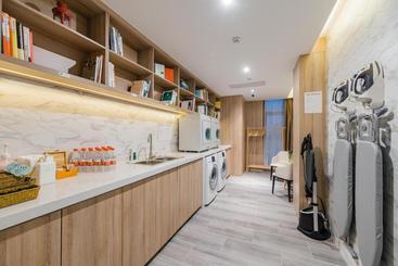 Szálloda Atour （binhu Exhibition Center, Hefei South Railway Station）