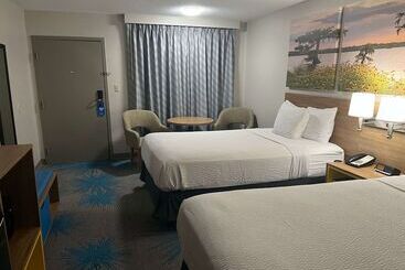 هتل Days Inn By Wyndham Valdosta I 75