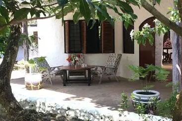Hotelli Gloria Beach Lodge