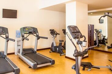 ホテル Fiesta Inn Guadalajara Periferico Poniente