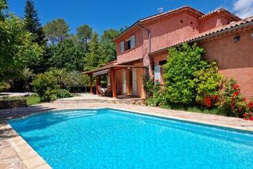 بنسيون L Eden Provencal