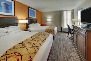 Отель Pear Tree Inn St. Louis Arnold