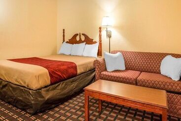 בית מלון כפרי Rodeway Inn