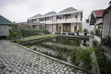 ペンション Reddoorz Syariah Near Bundaran Joeang