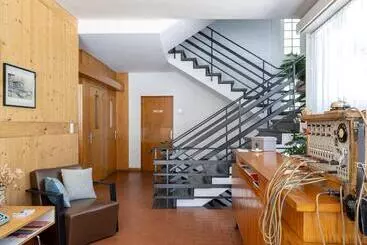 호텔 Hôtel Historique Chez Elsy Crans Sapins