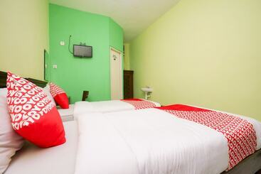 Hotell Oyo 1639 Penginapan Anggrek Syariah 1