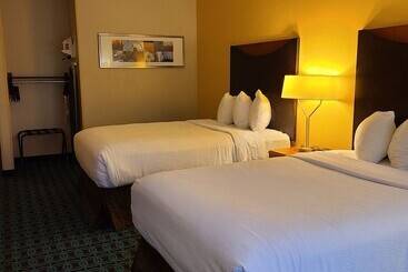 호텔 Fairfield Inn & Suites Hattiesburg / University