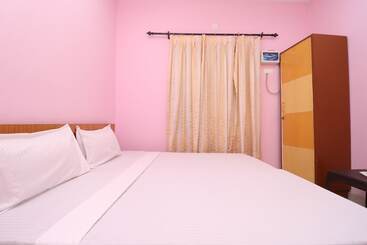 Hotel Spot On 39951 Multani Residency