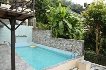 هتل Pokhara Boutique