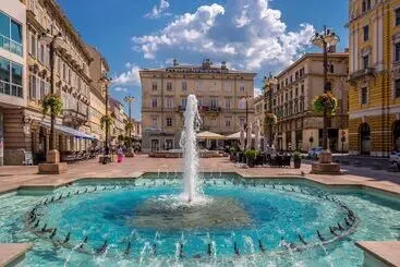 Majatalo Deluxe Ploech