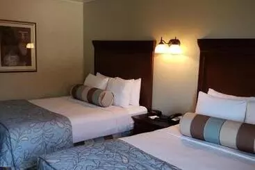 בית מלון כפרי Suburban Studios Branson On The Strip