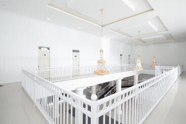 Hotel Griya Rw Family Guest House Redpartner