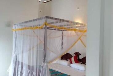 Pensió Near Beach Rest