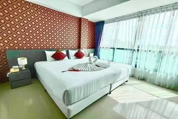 هتل The Thames Pool Access Resort & Villa Sha Extra Plus