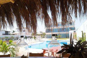 تختخواب و صبحانه Los Vientos De Vichayito