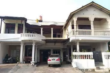 هتل Oyo 1782 Lotus Residence