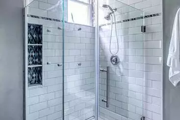 Hatch House Bed & Breakfast