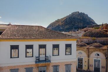 Castellano Hotel & Suites