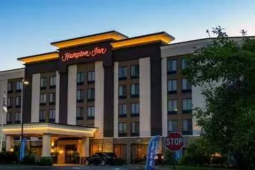 בית מלון כפרי Hampton Inn Carlstadtat The Meadowlands