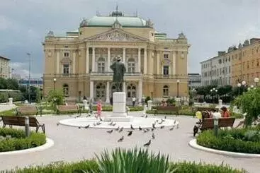 Turistihuoneistot Studio Apartment Greis