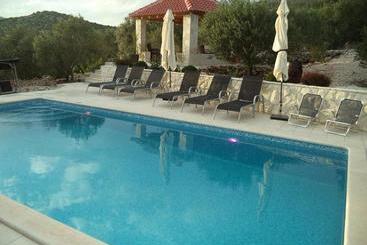 游客公寓 Apartments Bikić