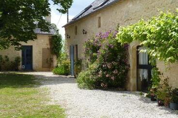 Bed and Breakfast Aux Fontaines D Eyvigues