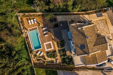 آپارتمان‌های توریست‌ها Melithea Seaview Villa