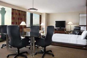 בית מלון כפרי Hilton Chicago O'Hare Airport