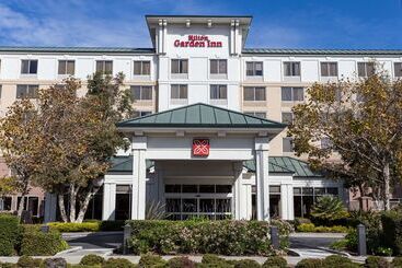 בית מלון כפרי Hilton Garden Inn San Mateo