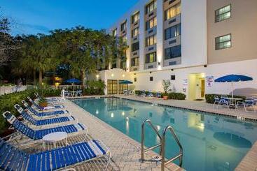 Holiday Inn Express Hotel & Suites Ft. Lauderdale Plantation, An Ihg